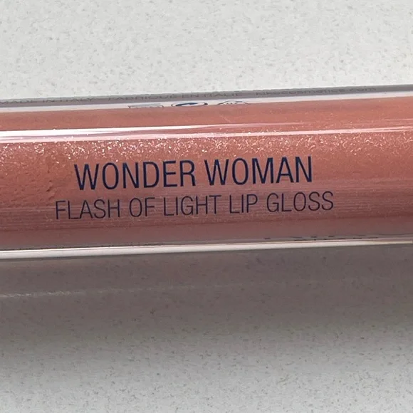 Kiko Milano • Wonder Woman Flash of Light Lip Gloss • 03 Epic Peach 🍑 • 🆕 - Picture 7 of 10